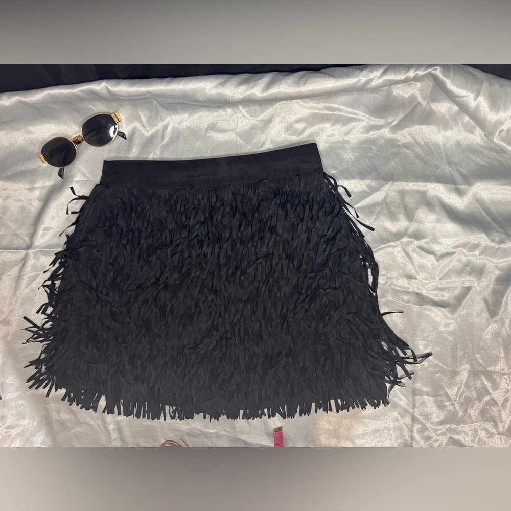 Elegant Black Fringe Skirt - Picture 2 of 7